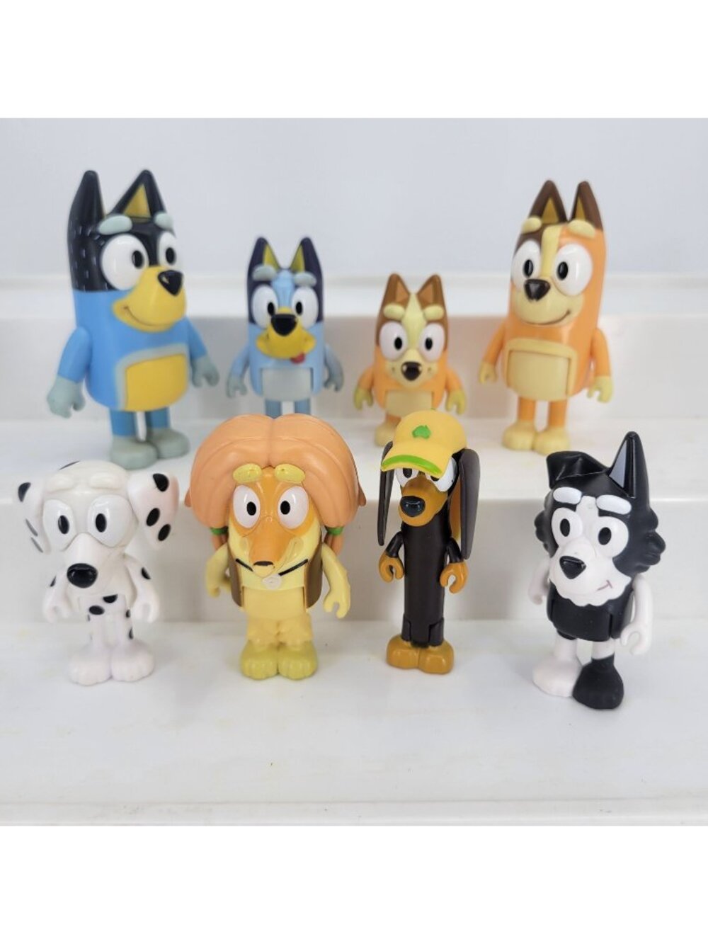Bluey Lot of 8 Character Figures - Mom, Dad, Bluey, Bingo, MacKinzie, Cloe, Indy